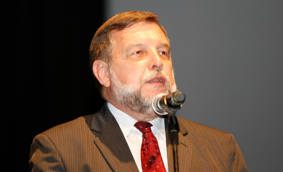 Encerramento da Caravana da Poesia no Teatro Guaíra, com show do Toquinho. 18-11-13.