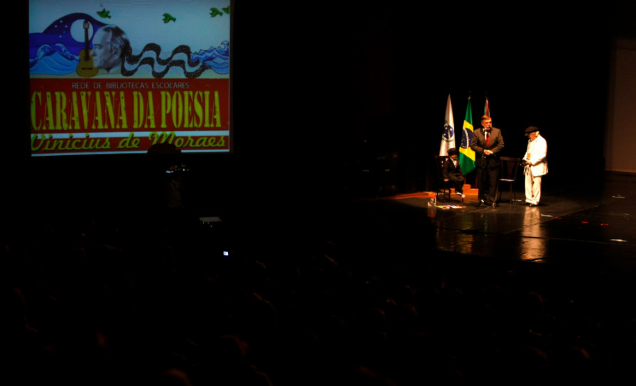 Encerramento da Caravana da Poesia no Teatro Guaíra, com show do Toquinho. 18-11-13.