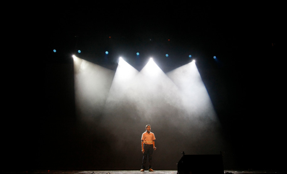 Encerramento da Caravana da Poesia no Teatro Guaíra, com show do Toquinho. 18-11-13.
