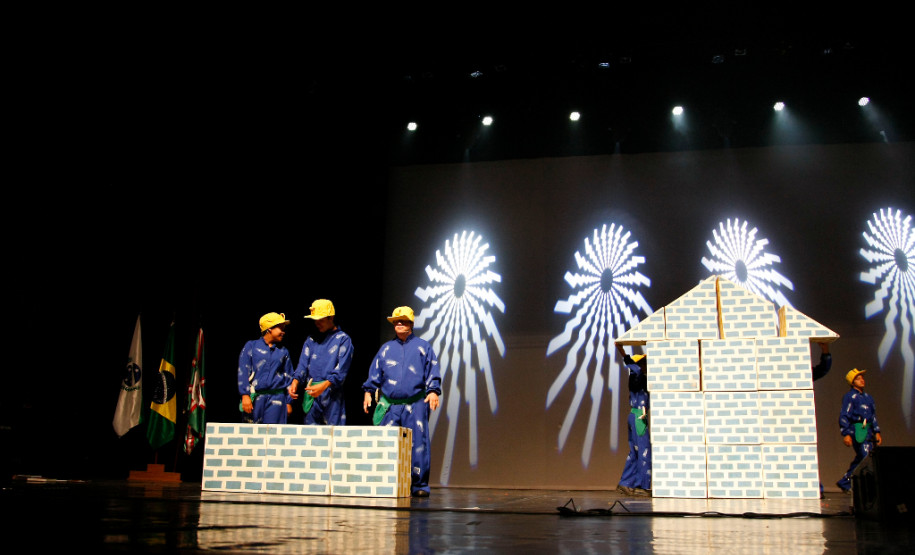 Encerramento da Caravana da Poesia no Teatro Guaíra, com show do Toquinho. 18-11-13.