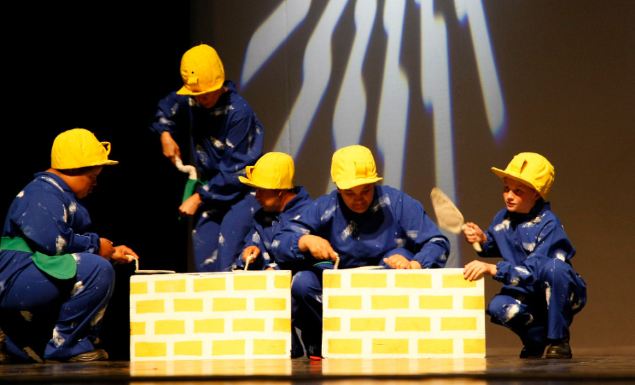 Encerramento da Caravana da Poesia no Teatro Guaíra, com show do Toquinho. 18-11-13.