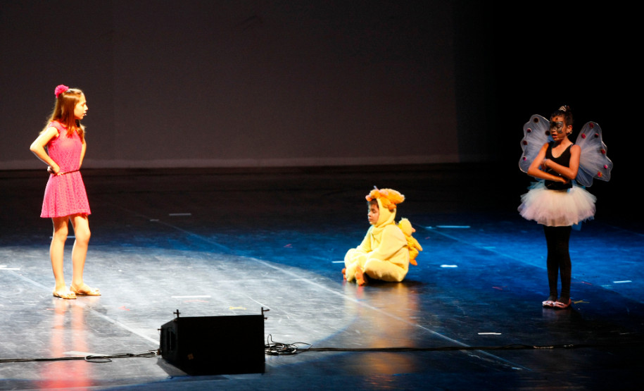 Encerramento da Caravana da Poesia no Teatro Guaíra, com show do Toquinho. 18-11-13.