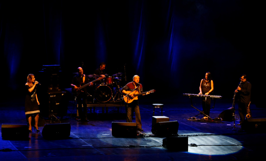Encerramento da Caravana da Poesia no Teatro Guaíra, com show do Toquinho. 18-11-13.