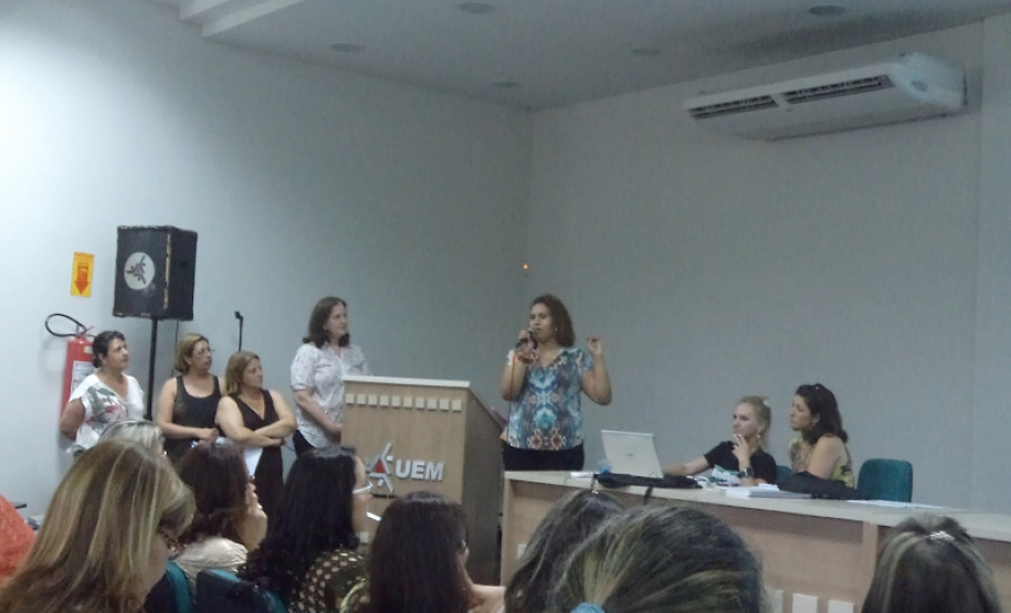 Seminário do Pacto Nacional pela Alfabetização na Idade Certa (PNAIC) está sendo realizado na Universidade Estadual de Maringá.