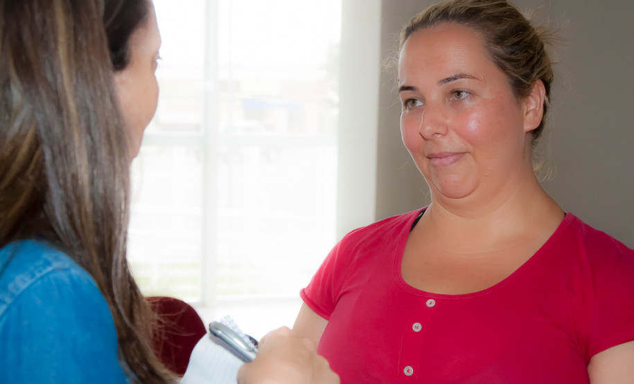 Escola Estadual Nossa Senhora de Salete, em Curitiba, promove a 2ª Mostra em Homenagem à Cultura Afro-brasileira nesta quarta-feira (20), na foto a professora Sandra Freitas.
