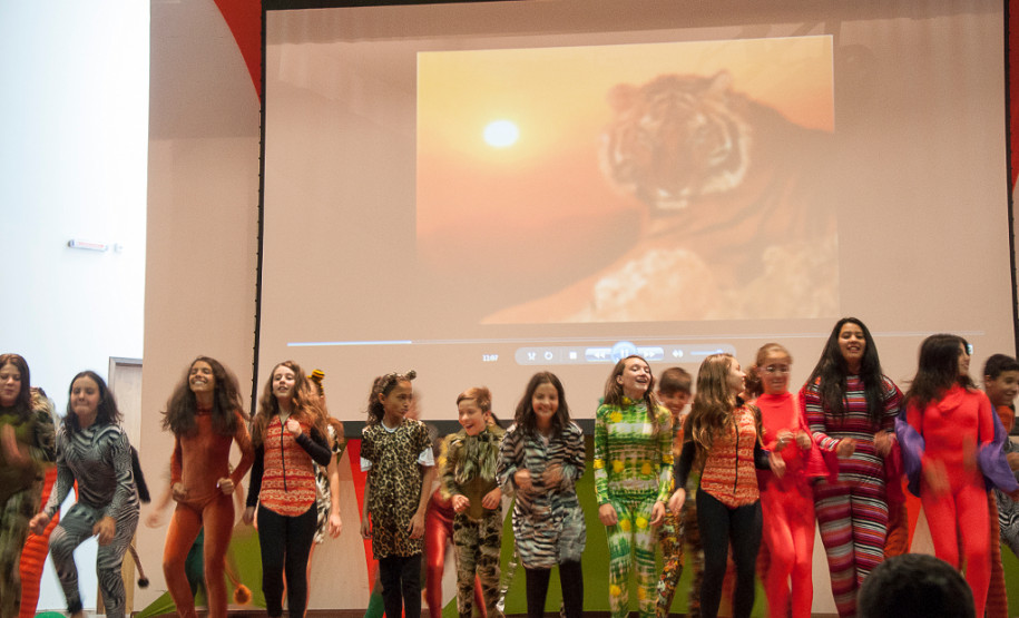 Escola Estadual Nossa Senhora de Salete, em Curitiba, promove a 2ª Mostra em Homenagem à Cultura Afro-brasileira nesta quarta-feira (20).