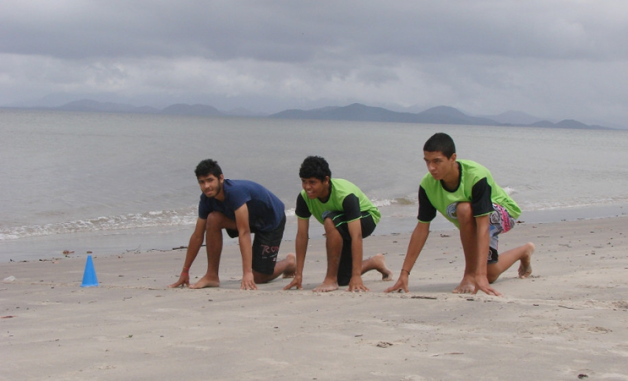 Uso de drogas e cultura caiçara foram temas abordados durante a programação, que contou com a participação da comunidade da Ilha.