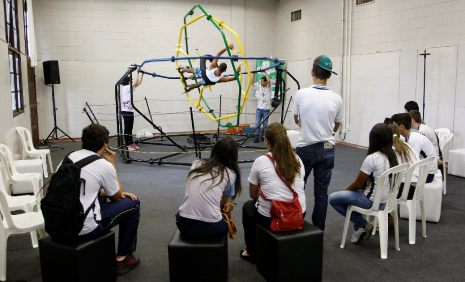 Foz do Iguaçu, Ficiencias no pavilhão de exposição do parque da Itaipu. 20-11-13.