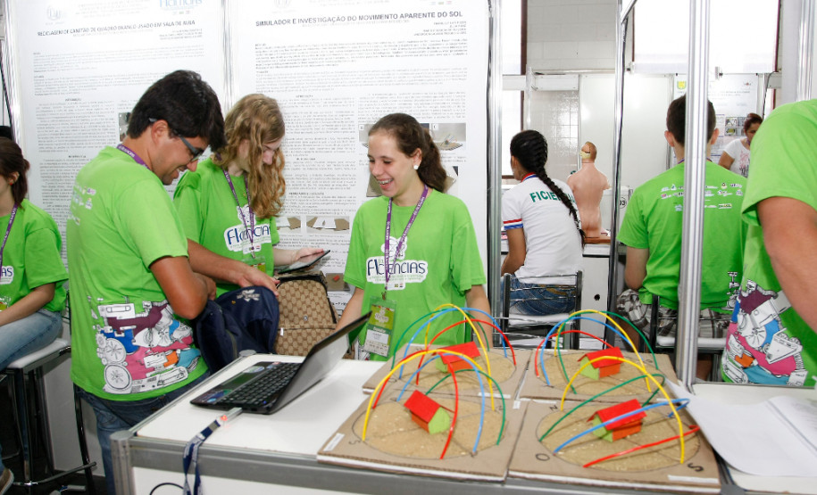 Foz do Iguaçu, Ficiencias no pavilhão de exposição do parque da Itaipu. 20-11-13.