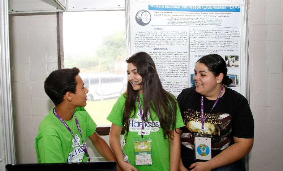 Foz do Iguaçu, Ficiencias no pavilhão de exposição do parque da Itaipu. 20-11-13.