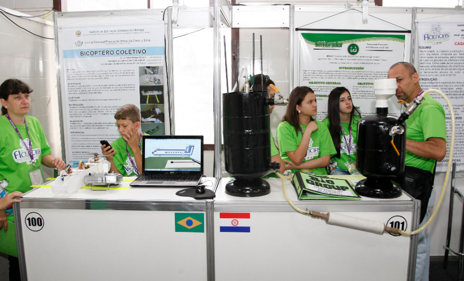 Foz do Iguaçu, Ficiencias no pavilhão de exposição do parque da Itaipu. 20-11-13.