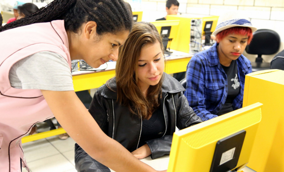Programa Nacional de Informática na Educação (ProInfo), Colégio Estadual Hasdrubal Bellegard, em Curitiba. 20/11/2013.