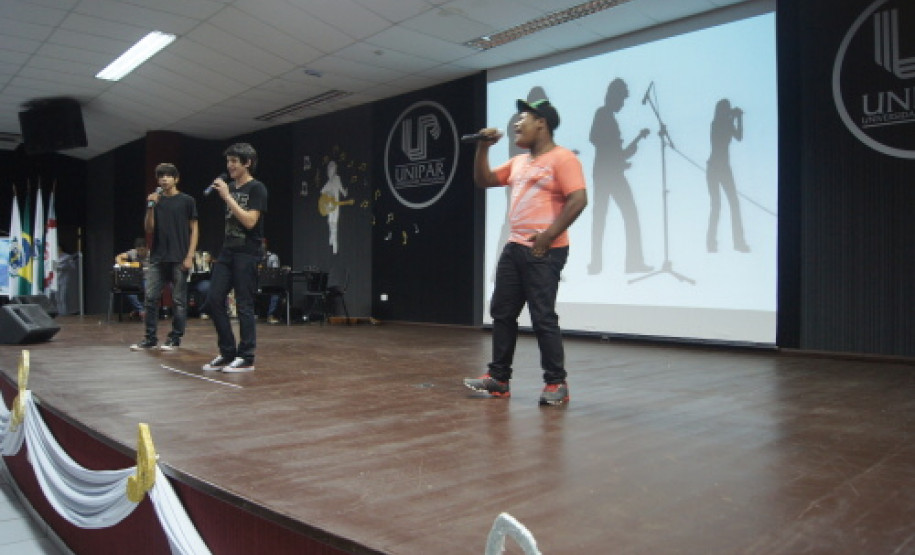 O 2º Festival Artístico da Canção Estudantil (Face) definiu os 16 alunos finalistas que vão compor o CD do evento deste ano.