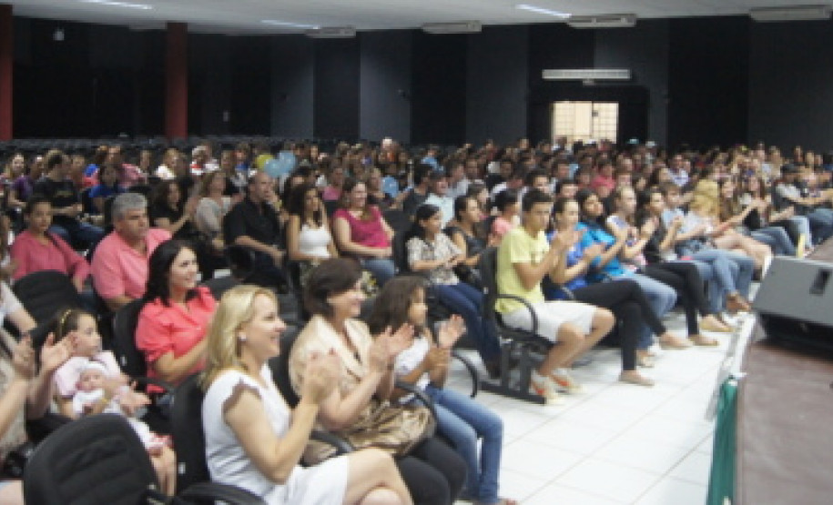 O 2º Festival Artístico da Canção Estudantil (Face) definiu os 16 alunos finalistas que vão compor o CD do evento deste ano.