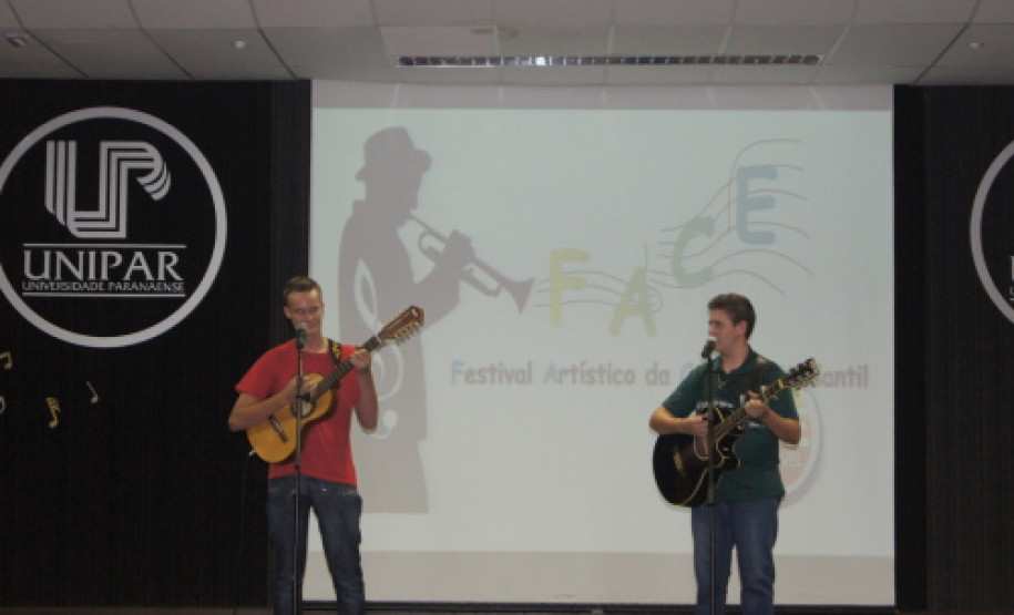 O 2º Festival Artístico da Canção Estudantil (Face) definiu os 16 alunos finalistas que vão compor o CD do evento deste ano.