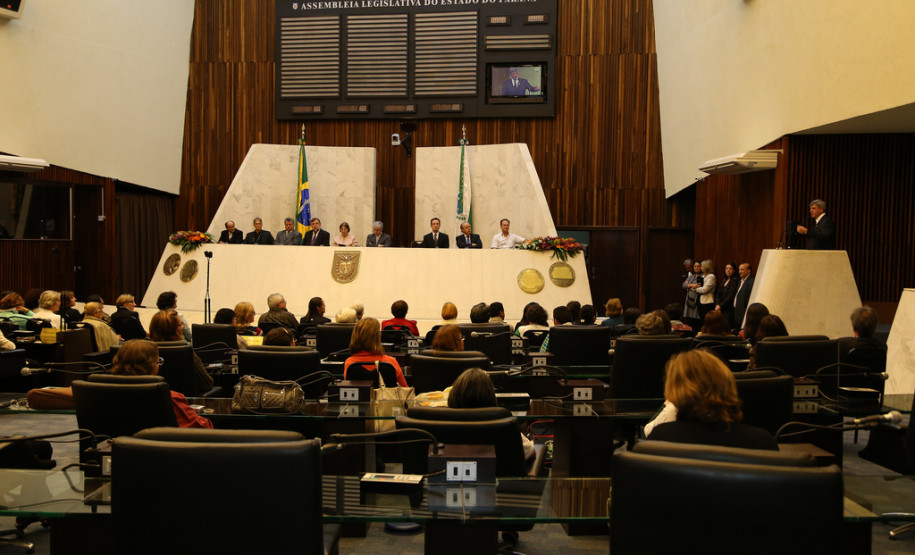 Assembleia anuncia vencedores do 1º Concurso de Redação<br />
<br />
Veja mais fotos em: <a href=" http://www.flickr.com/photos/flavioarns/sets/72157638062105253/" target="_blank"> http://www.flickr.com/photos/flavioarns/</a>