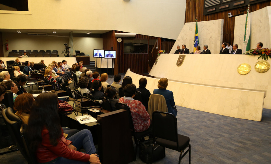 Assembleia anuncia vencedores do 1º Concurso de Redação<br />
<br />
Veja mais fotos em: <a href=" http://www.flickr.com/photos/flavioarns/sets/72157638062105253/" target="_blank"> http://www.flickr.com/photos/flavioarns/</a>
