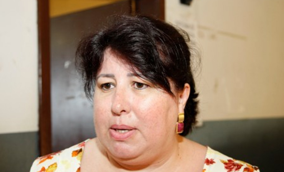 Marla de Oliveira de Almeida, professora de Biologia e Ciências no Colégio Estadual Dom Carlos, em Palmas: “Todas as escolas devem contemplar esses temas (gênero e diversidade sexual) porque nós vivemos com o diferente, somos todos diferentes. Temos nas escolas a comunidade LGBT e precisamos ensinar a comunidade escolar a respeitar e conviver de forma igualitária”,