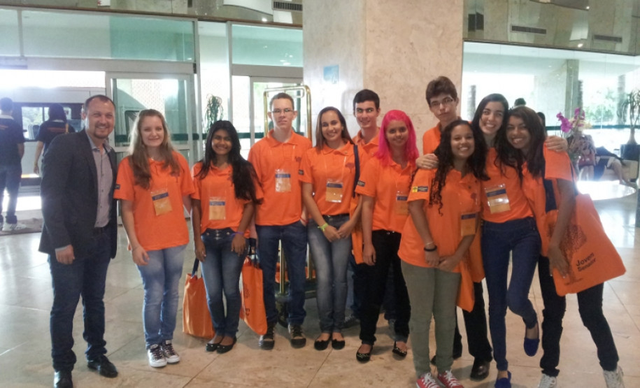 Estudante de 15 anos foi a 3ª colocada no concurso Jovem Senador. Sugestões da paranaense podem ser convertidas em projetos de lei.