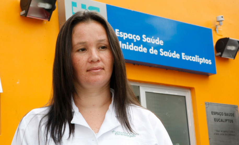 Cursos técnicos da Rede Estadual, na foto a aluna e estagiaria de enfermagem Danubia Carla Nascimento. 27-11-13.