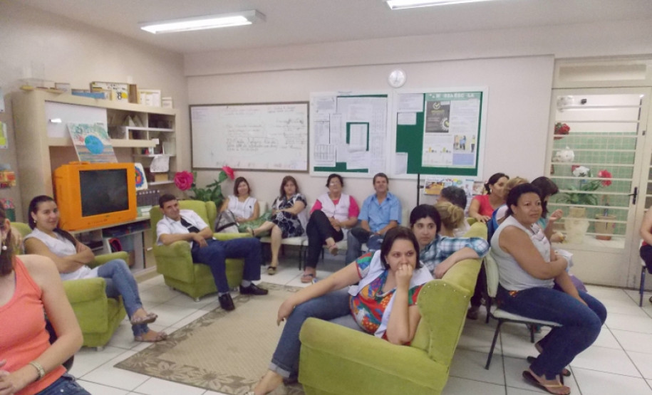 Reunião com as instâncias colegiadas, professores, funcionários e alunos para o Plano de Aplicação.