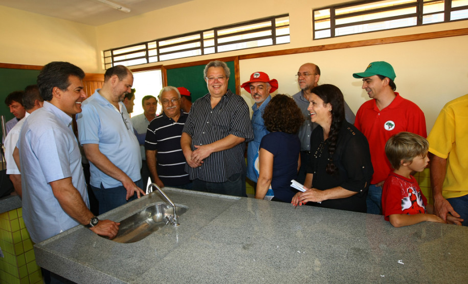 Governador Beto Richa inaugura a Escola Estadual do Campo José Marti, no Assentamento 8 de Abril. Jardim Alegrei/Pr, 30.11.2013.