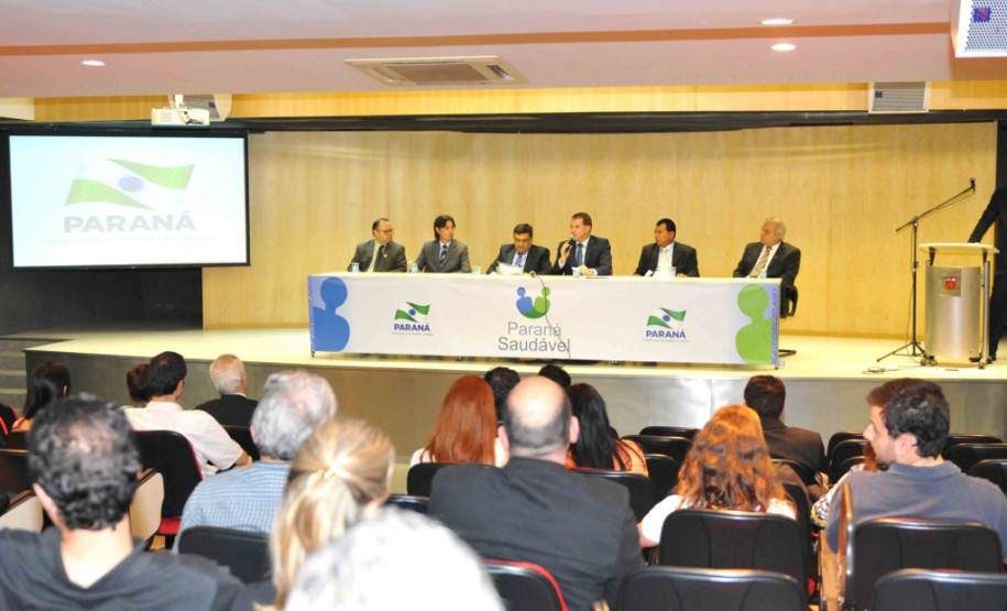 Pesquisa mostra que 72,9% dos alunos estão com peso ideal O Governo do Estado concluiu o mapeamento dos alunos das escolas públicas do Paraná, para melhorar saúde e qualidade de vida dos estudantes.