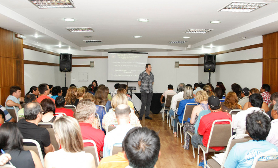 Encontro de Gestão Escolar com Caciques das Terras Indígenas do Paraná. 05-12-13.