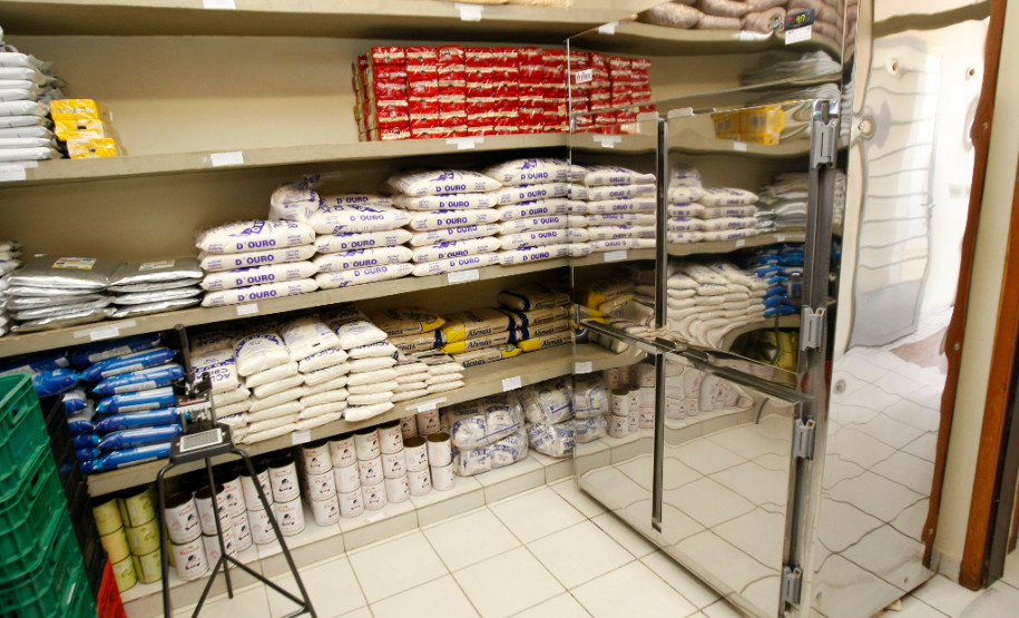 Colégio Estadual Luiz Sebastiao Baldo. 23-08-13.