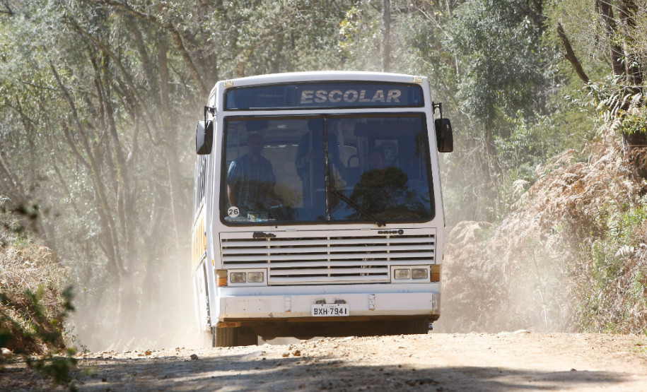 Transporte escolar em Pinhão. 21-08-13.