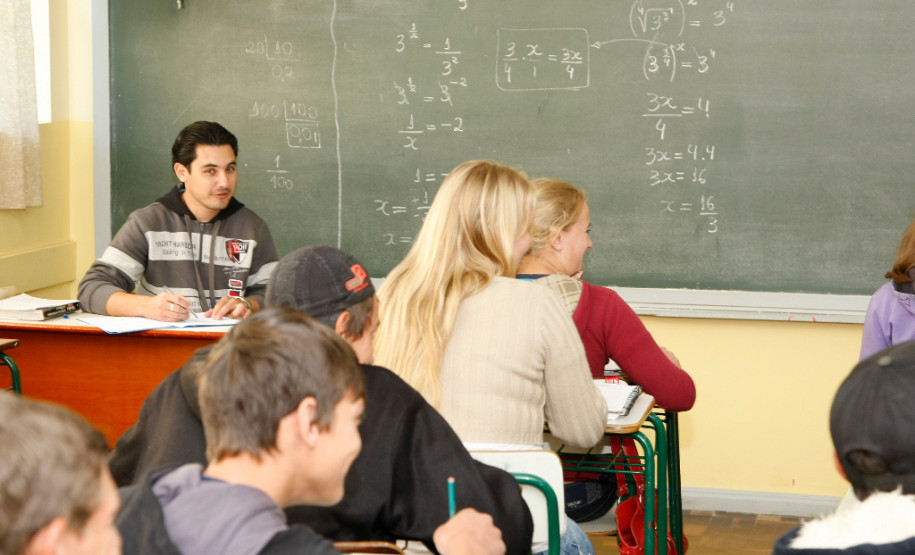 As escolas da rede estadual de educação começam na próxima semana, de 16 a 20 de dezembro, a distribuição de aulas para o ano letivo de 2014.