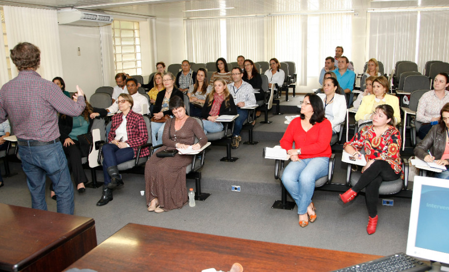 Durante encontro foram discutidas ações para levar o desenvolvimento social e econômico aliado à educação de qualidade para os moradores da ilha.