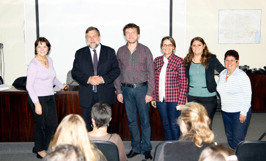 Durante encontro foram discutidas ações para levar o desenvolvimento social e econômico aliado à educação de qualidade para os moradores da ilha.