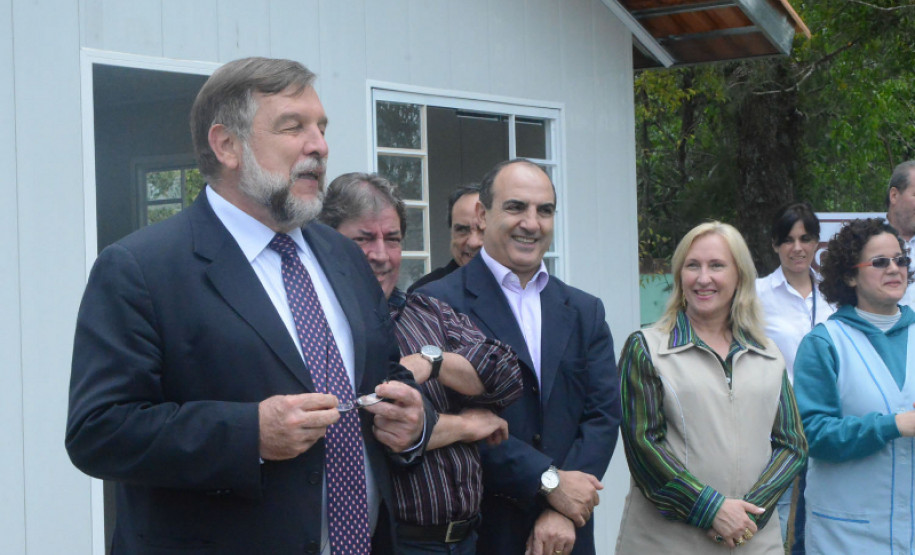 Casa foi construída em parceria entre a Cohapar, Secretaria da Educação e empresas parceiras no projeto, e ficou pronta em apenas quatro dias.