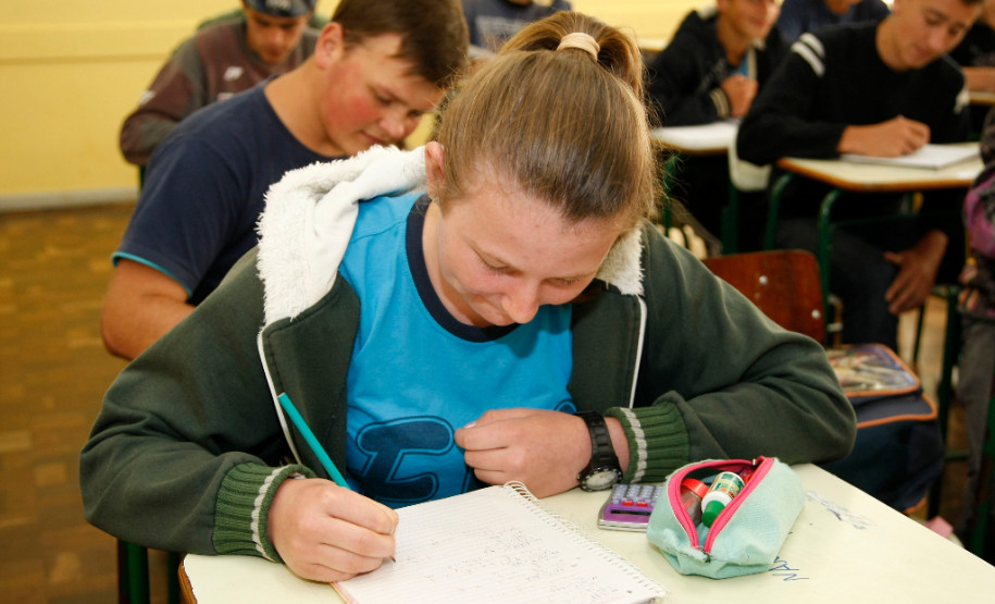 Dezoito novas escolas serão construídas pelo Governo do Paraná em 2014. Os colégios vão ofertar ensino fundamental e ensino médio em 16 cidades. Imagem meramente ilustrativa.