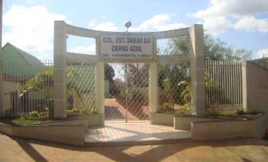O Colégio Estadual Barão do Cerro Azul vai passar por uma reforma geral em toda a estrutura do prédio, além de ampliação da biblioteca.
