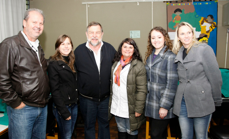28-05-13 - Secretario de Educacao Favio Arns, visita Colégio Estadual Colégio Estadual Professor Orlanda dos Santos em São Mateus do Sul.
