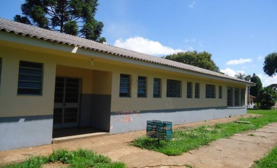 No Ceep Assis Brasil serão construídos dois dormitórios masculinos e um feminino com capacidade para atender até 180 alunos que vêm de cidades vizinhas e também de outras regiões do Estado. Os novos blocos terão quartos equipados com camas, armários individuais, sala de estudos com mesas e cadeiras e banheiros. Cada prédio contará ainda com salas de reunião e sala multiuso com sofás, televisão, livros, jornais e revistas, além de utensílios domésticos.