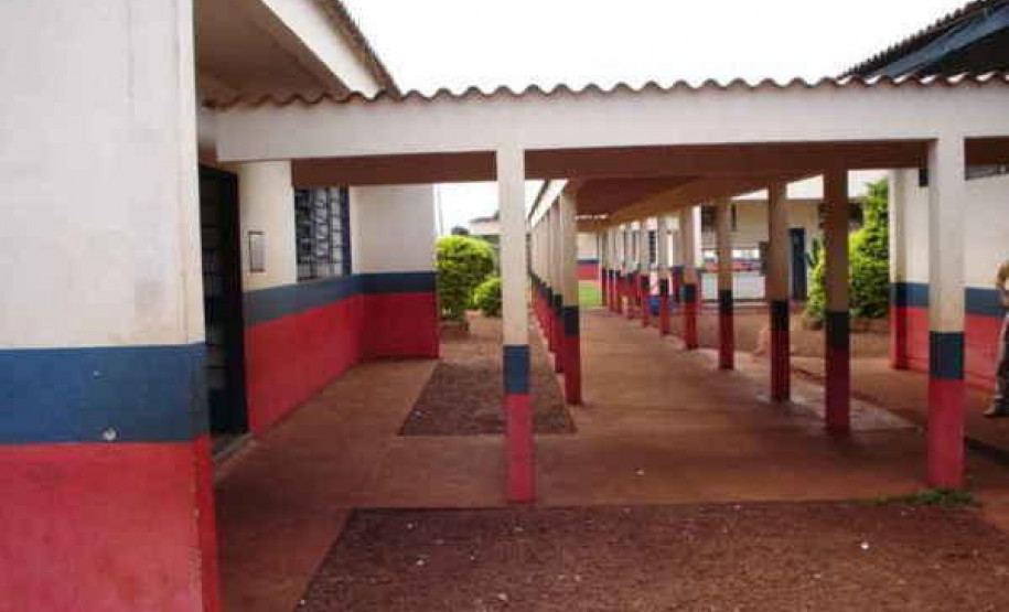 Cada unidade deverá atender até 900 alunos, com espaços para salas de aula, bibliotecas, banheiros e dependências administrativas.