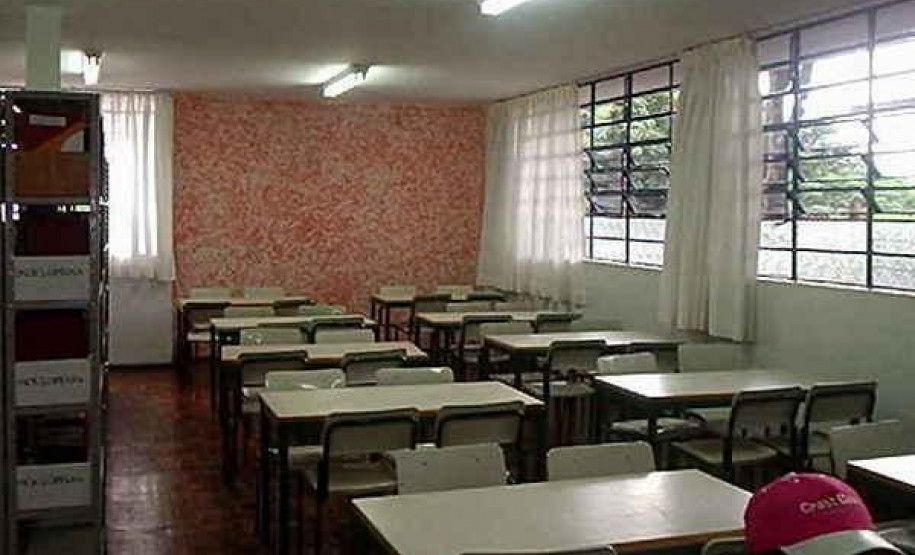 Colégio Estadual Jardim Santa Felicidade.