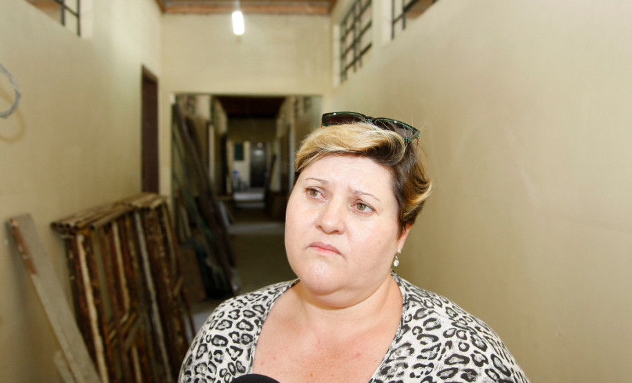 “Eu me sinto privilegiada por acompanhar a mudança que a escola está passando. É muito bom saber que a minha filha vai estar estudar em uma escola com conforto, não apenas na parte educacional, mas também na estrutura”, disse Silmara Wdicny, que participa da comissão.