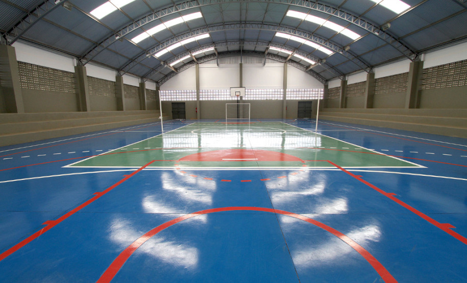 Na cidade de Terra Roxa, o novo Ceep vai iniciar o ano letivo com os cursos técnicos em recursos humanos e vendas, na modalidade subsequente, para aqueles alunos que já terminaram o ensino médio. Também será ofertado o curso técnico em vestuário, na modalidade integrada ao ensino médio.