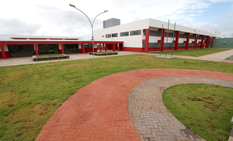 Na cidade de Terra Roxa, o novo Ceep vai iniciar o ano letivo com os cursos técnicos em recursos humanos e vendas, na modalidade subsequente, para aqueles alunos que já terminaram o ensino médio. Também será ofertado o curso técnico em vestuário, na modalidade integrada ao ensino médio.