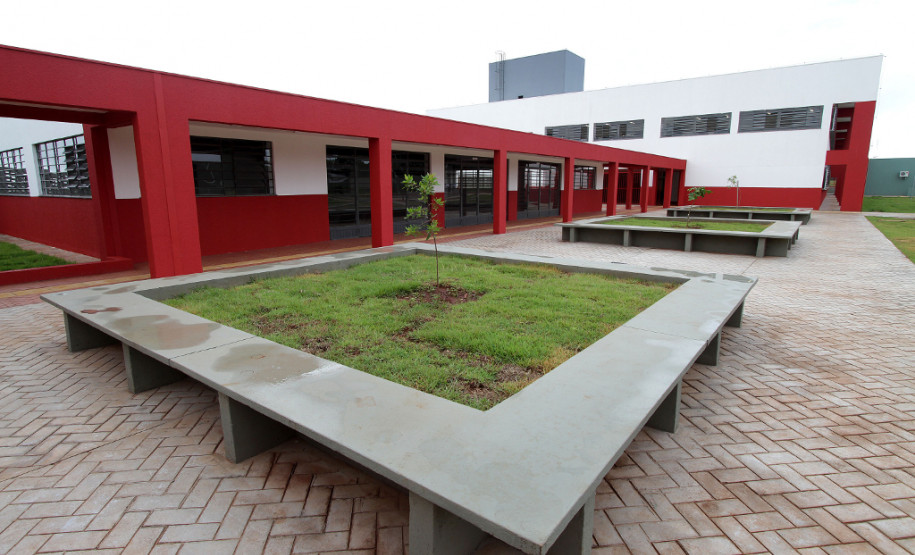 Na cidade de Terra Roxa, o novo Ceep vai iniciar o ano letivo com os cursos técnicos em recursos humanos e vendas, na modalidade subsequente, para aqueles alunos que já terminaram o ensino médio. Também será ofertado o curso técnico em vestuário, na modalidade integrada ao ensino médio.