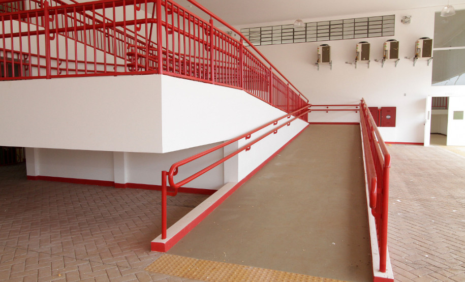 Na cidade de Terra Roxa, o novo Ceep vai iniciar o ano letivo com os cursos técnicos em recursos humanos e vendas, na modalidade subsequente, para aqueles alunos que já terminaram o ensino médio. Também será ofertado o curso técnico em vestuário, na modalidade integrada ao ensino médio.