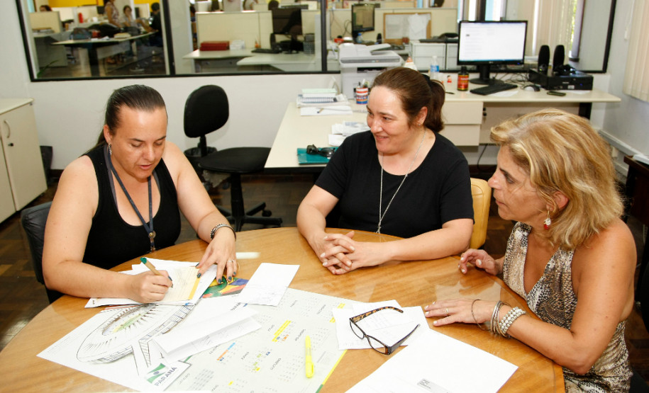 Participantes da semana pedagógica aprovam atendimento online Iniciativa permitiu que comunidade escolar esclarecesse dúvidas sobre atividades desenvolvidas nas escolas da rede estadual. 06-02-14.