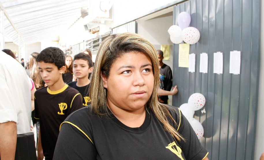 Quando a aluna Barbara Suelen do Nascimento, do 3° ano, entrou em férias no final do ano passado, o prédio ainda recebia as primeiras fundações. “Foi uma surpresa muito boa quando chegamos à escola hoje pela manhã e vimos como a obra avançou”, diz a aluna que estuda no colégio há cinco anos. 10-02-14.