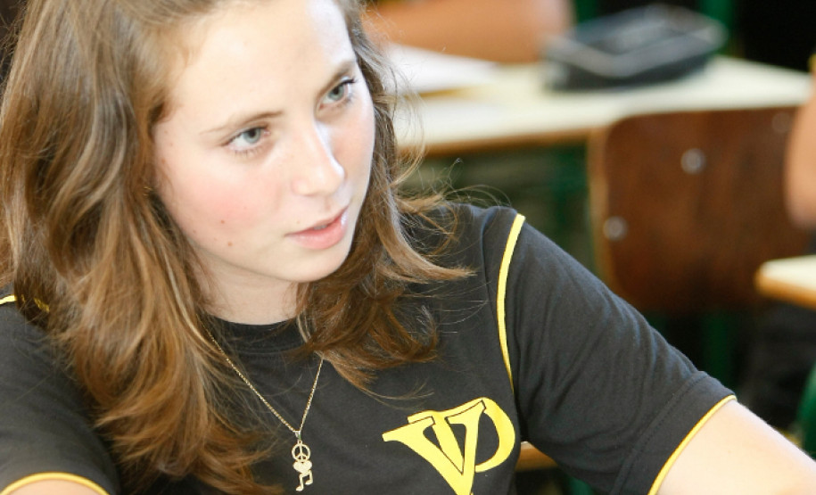 Volta às aulas no Colégio Estadual Yvone Pimentel em Curitiba. 10-02-14.