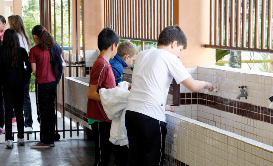 Colégio Estadual Benedito João em Curitiba. 29-07-13.