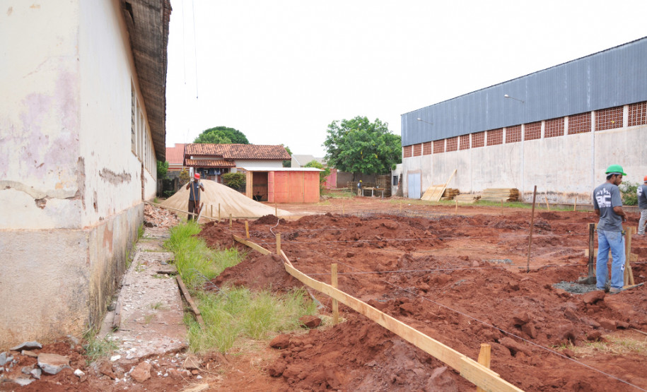 Os longos anos de espera dos alunos e professores da Escola Estadual Humberto Alencar Castelo Branco, no município de Guairaçá, no Noroeste, chegaram ao fim. Na próxima semana começam as obras de revitalização e ampliação da escola, que atenderá 840 alunos, o dobro da capacidade atual.